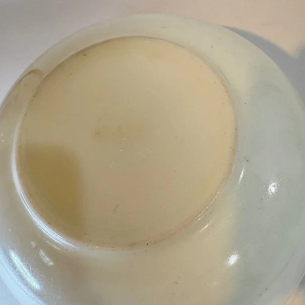 Vintage Pyrex 403 White Milk Glass Mixing Bowl 2.5 Quart Round Nesting Bowl